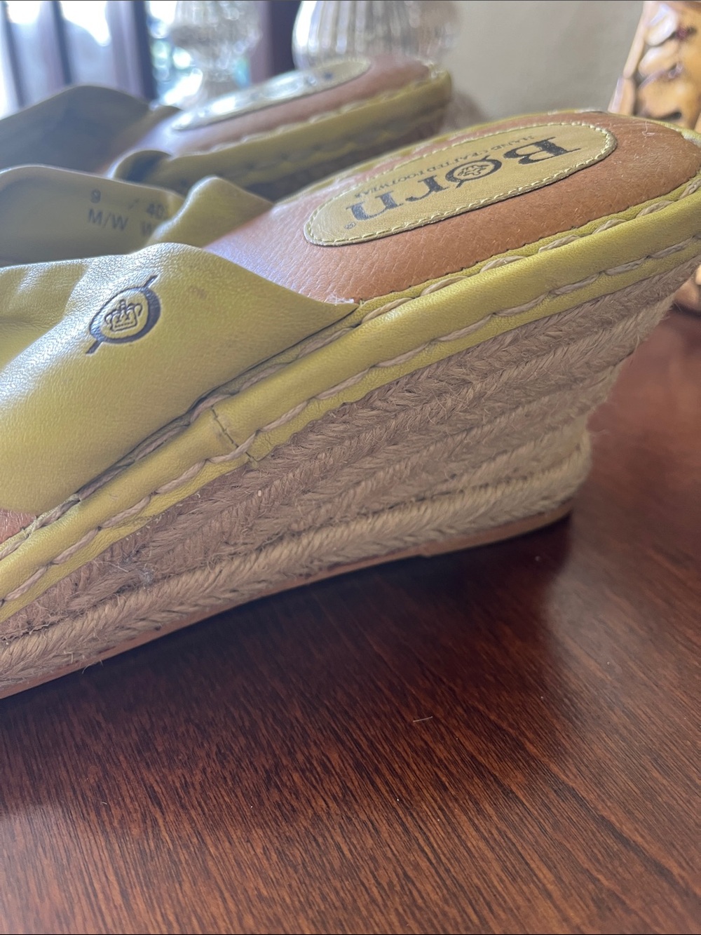 Born Lime Green Yellow Knot Leather 3 Inch Wedge Thong Sandals Size 9 - Picture 4 of 16